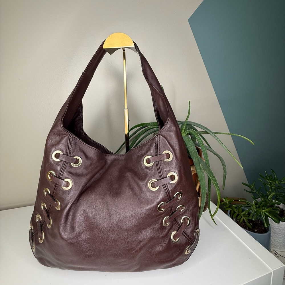 Michael Kors Astor Brown Leather Studded Grommet Tassel Hobo Shoulder Bag Y2K - Picture 4 of 12